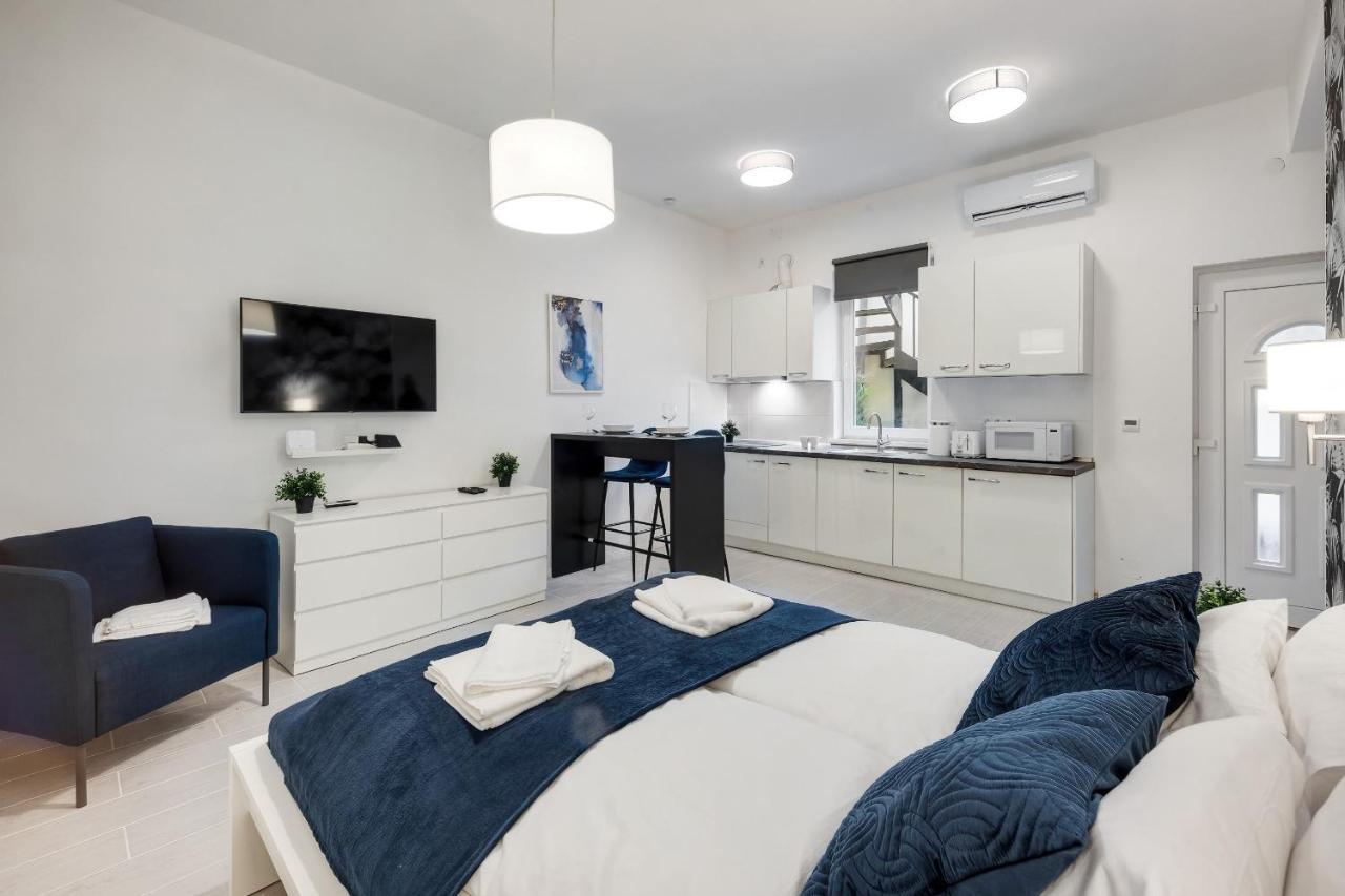 Modern Stay In Authentic Central Area Budapest Exteriör bild